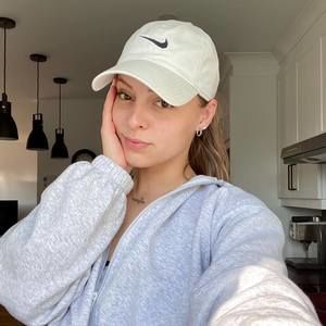 Meet your Posher, Alyssa